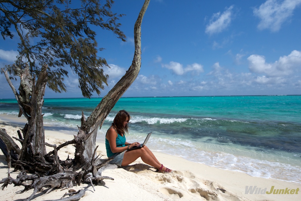 How to choose an eSIM for travel - Check Pricing and Plan Structure