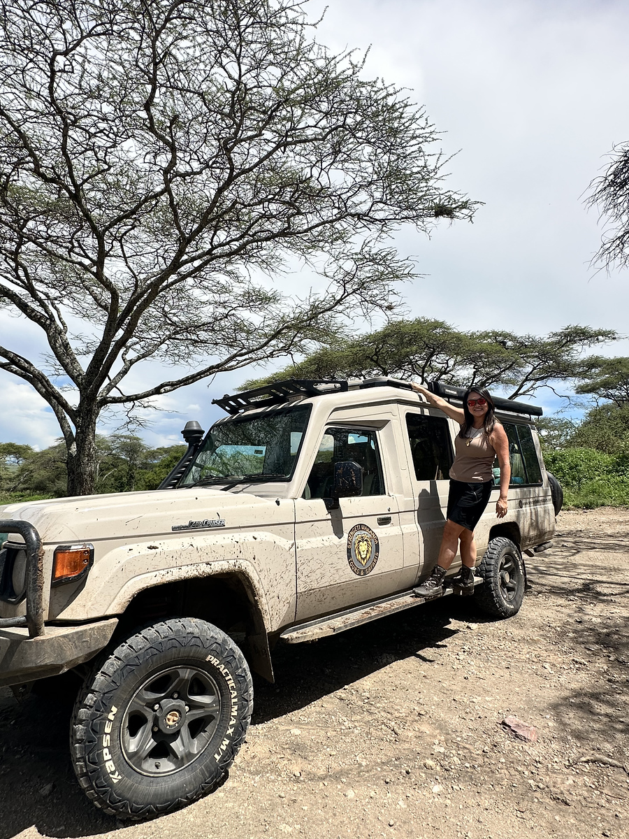things to know about safari - Safari vehicles