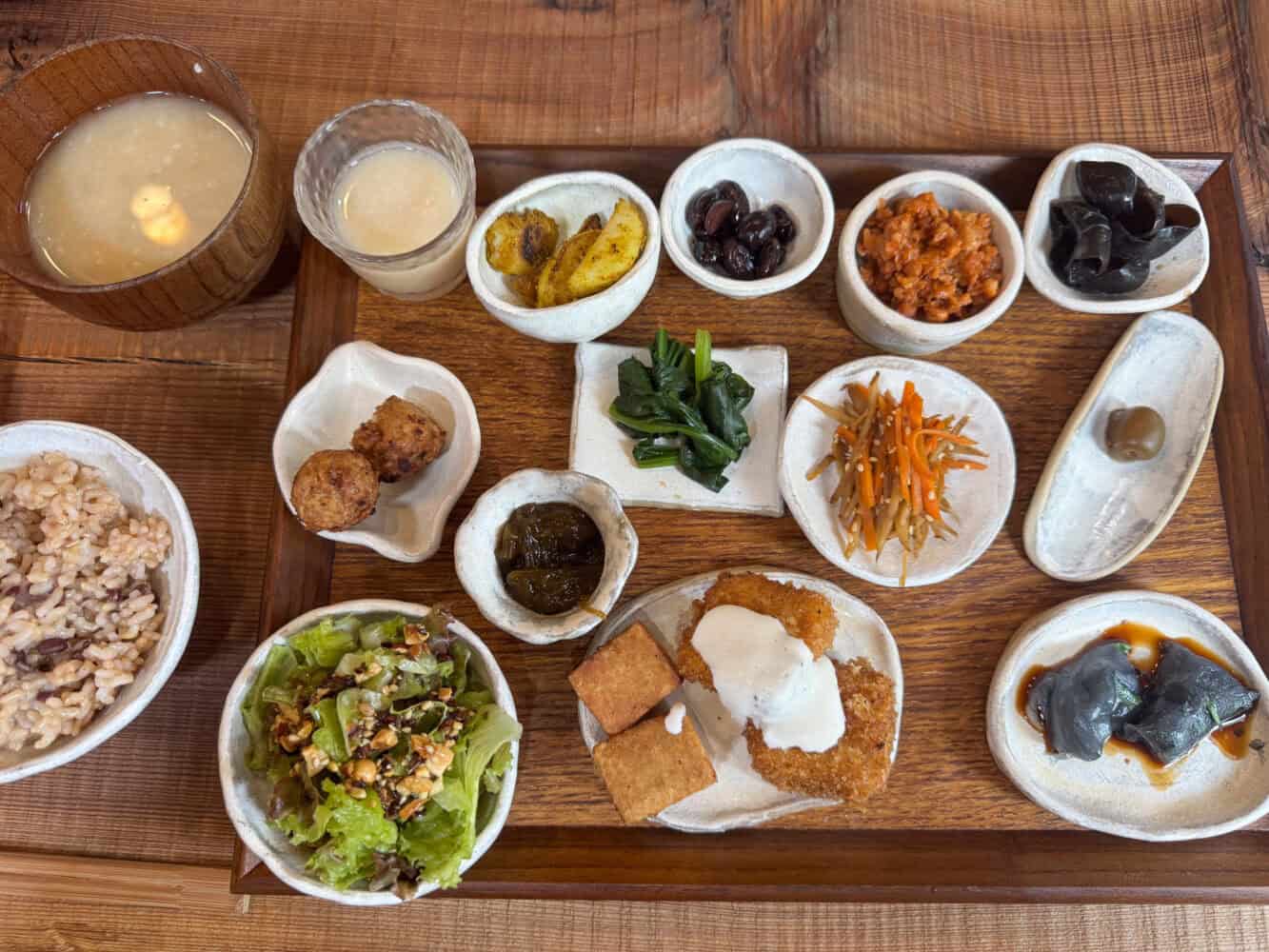 Vegan set lunch at Kitotoki in Kamakura, Japan.