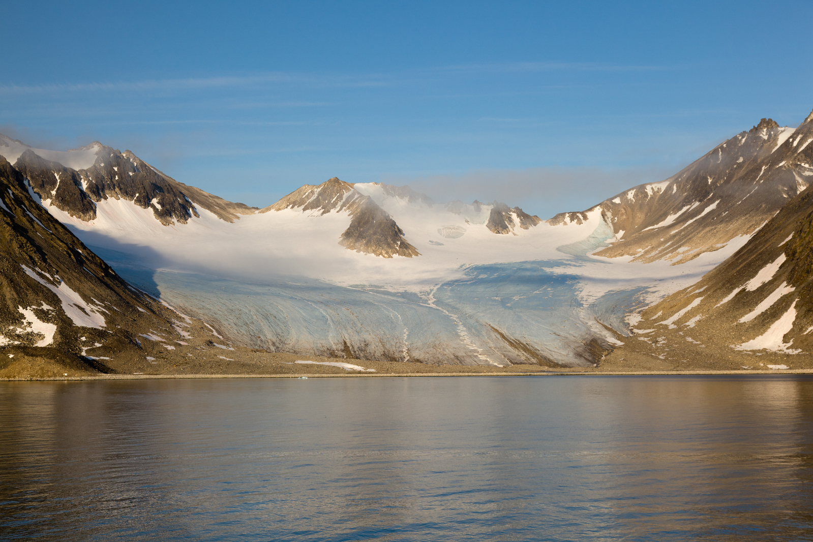 svalbard cruise cost Magdalenefjorden 