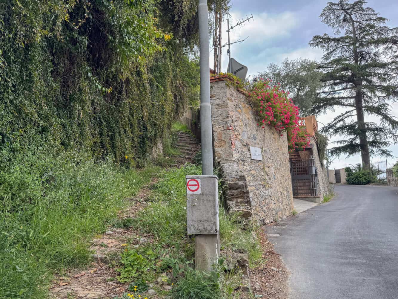 Start of the Alassio to Torre di Vegliasco trail up an old mule track. 