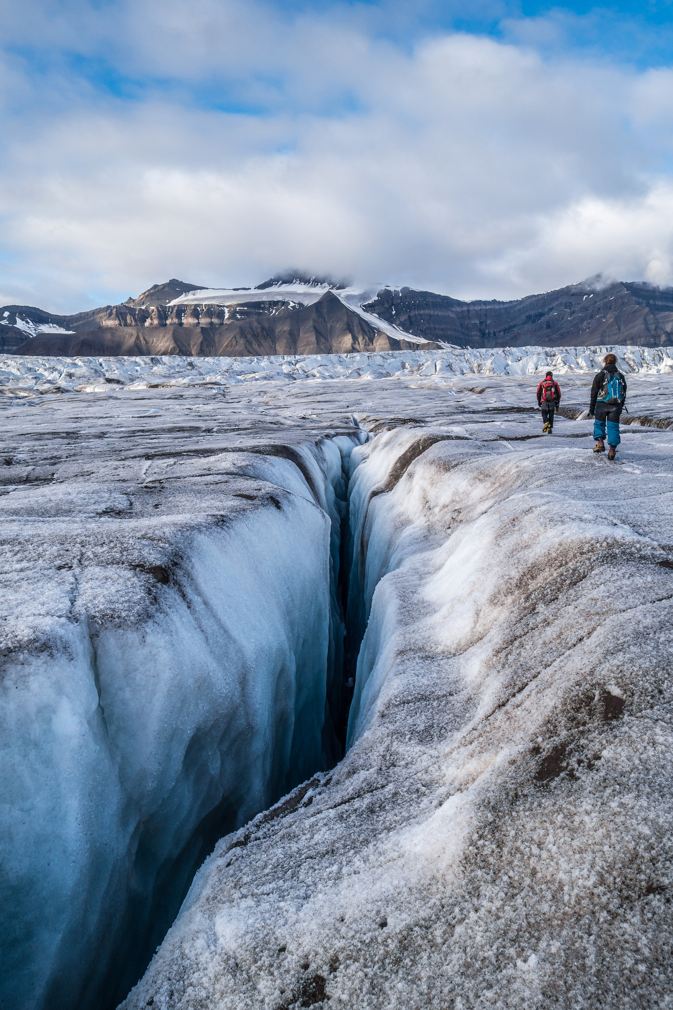 what cruise lines go to Svalbard - Arctic Svalbard Cruise Route and Itinerary Krossfjorden 