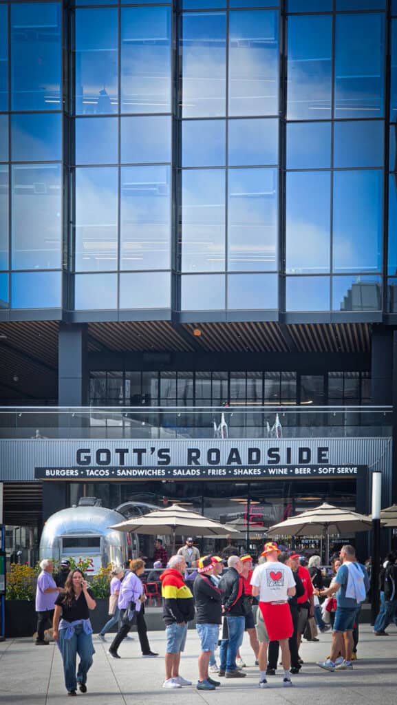 exterior of gotts chase center