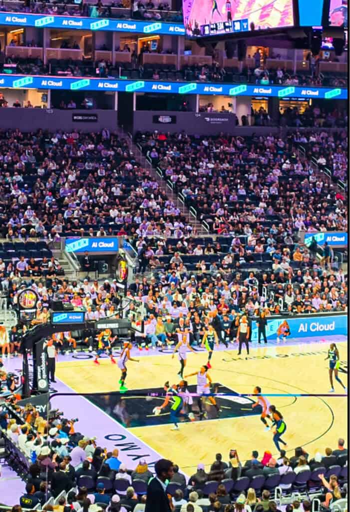 dallas wings vs golden state valkyries on curt