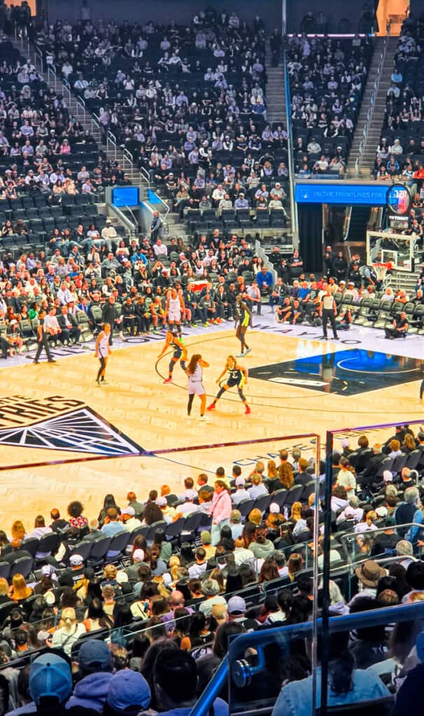 dallas wings vs golden state valkries game at chase center