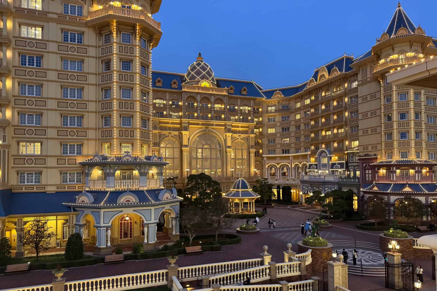 Tokyo Disneyland Hotel at night. 