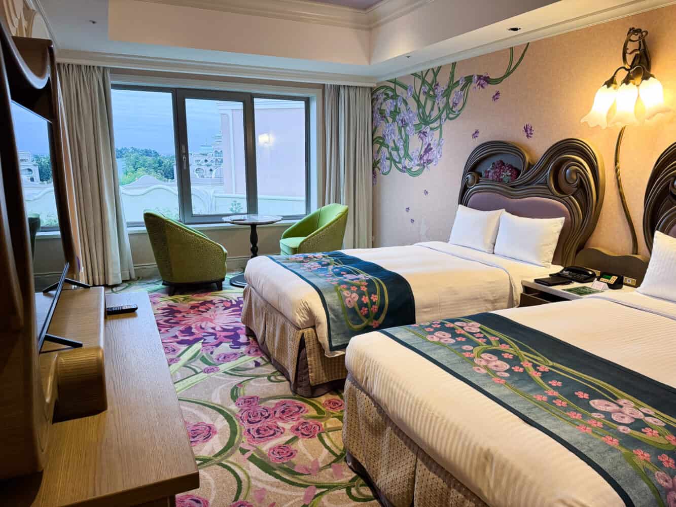 Fantasy Springs Hotel Rose Court Side Superior Alcove Room (Park View).